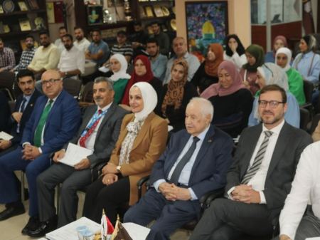 "أونروا" وأبوغزاله يُطلقان مبادرة تعليمية لدعم لاجئي فلسطين